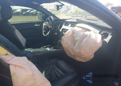 2013 Ford Mustang V6 Premium z USA, uszkodzony, nr VIN 1ZVBP8AM7D5249213